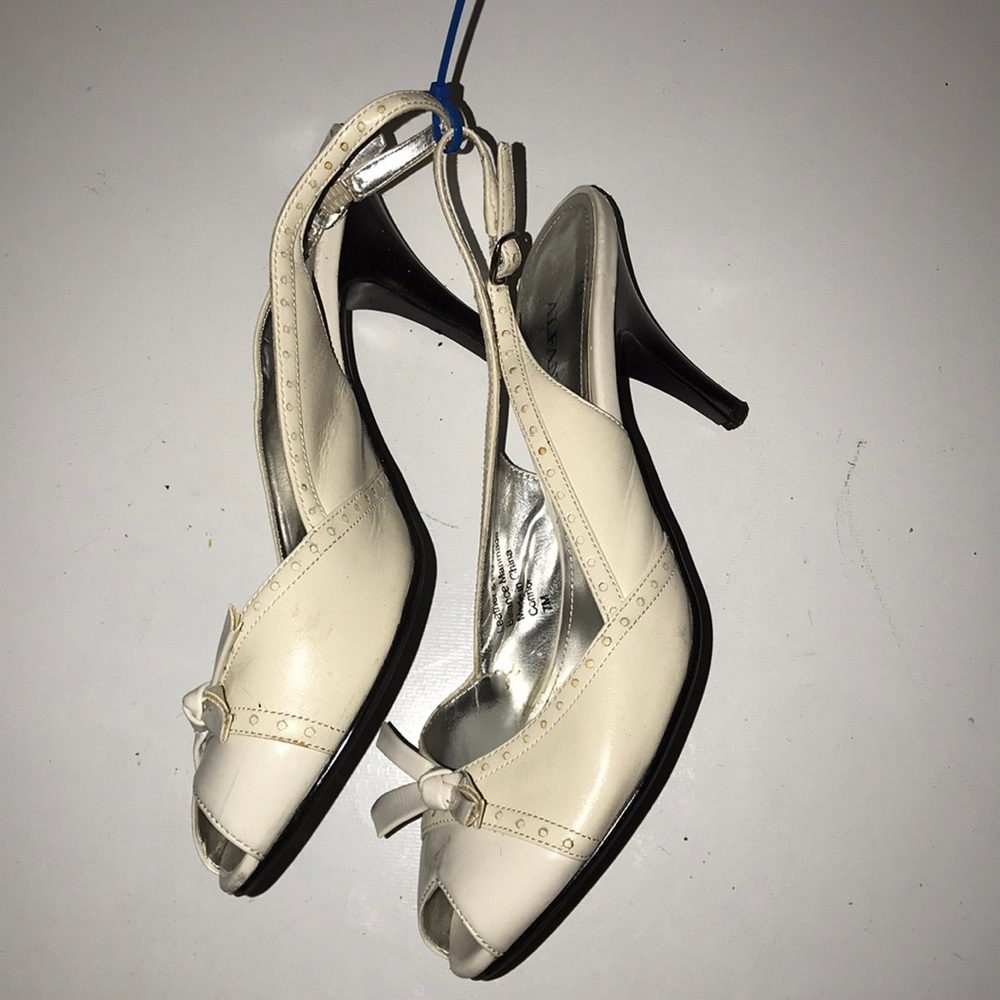 Shoes - Picture 3 of 3